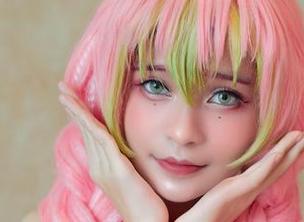 分享Azami的美脚：每张美图都在进行热情的呼唤！