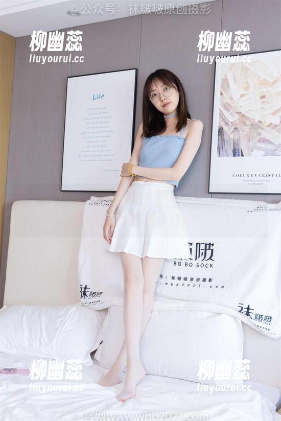 BoBoSocks袜啵啵-泡芙 BoBoSocks袜啵啵 - 图集中的泡芙,真的能赢得裸足的自由?