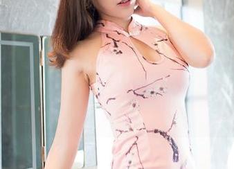 Feilin嗲囡囡 - 王婉悠Queen的圣诞写真：比我们家那只胖猫还要好玩儿的袜子！