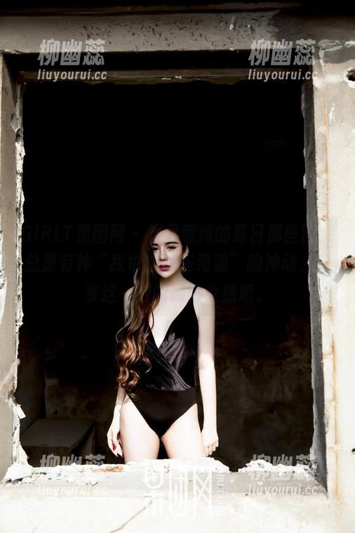 GIRLT果团网 - 看尹意纯的夏日那些图，总是有种“我也想躺在海滩”的冲动，分享这一刻的微妙之感吧。