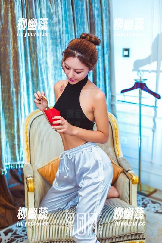 GIRLT果团网 - 教室合集中的陈迪娅：老师的关注点在哪里，当然是这儿啦！