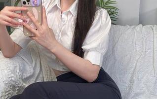 微密圈 - July芝岚又给我们带来了妹妹的最新图包，瞧瞧那清纯的神情！