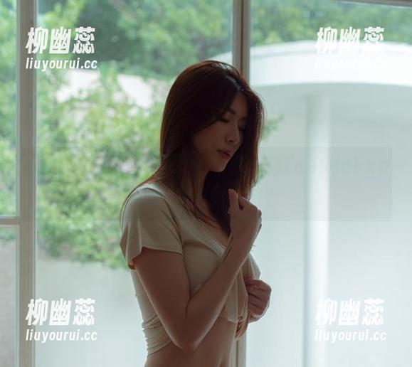 携手私房和Min.E(민이)，来一场LeeheeExpress的奇妙之旅？