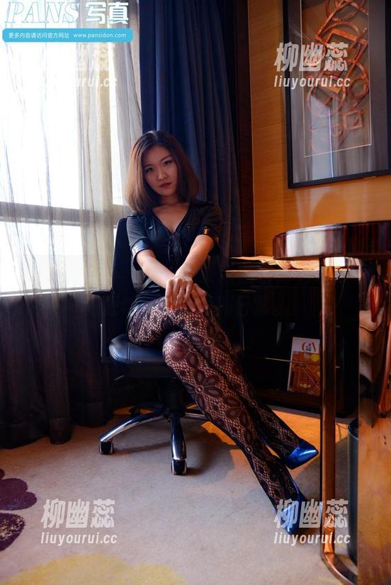 PANS写真-妮妮 PANS写真 - 妮妮的最新图包,看她如何把试镜变成假期日常。