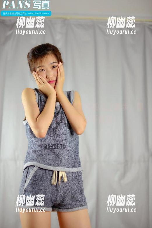 PANS写真-安妮 PANS写真 - 安妮在户外的纸上散步,照片好到像壁纸都舍不得换!