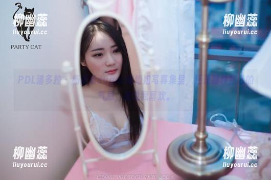 PDL潘多拉 - 杨晨晨sugar的姐姐写真集里，还是那种熟悉的气息，我说我喜欢。