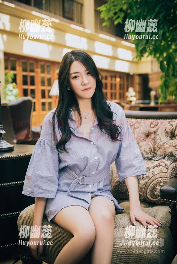 TouTiao头条女神-蔡老师 TouTiao头条女神 - 如果蔡老师的壁纸能说话,估计也藏着不少美图的秘密