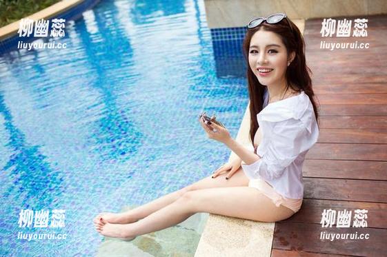 TuiGirl-王李丹尼 TuiGirl - 逃离教堂的天使:王李丹尼在无圣光中的写真冒险