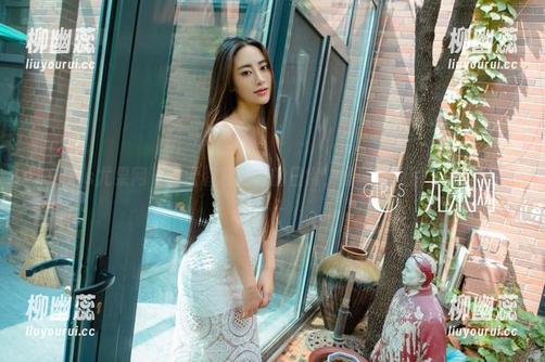UGirls尤果网-张雪馨 UGirls尤果网 - 张雪馨在浴缸的日常,最新原图抛出俏皮问号