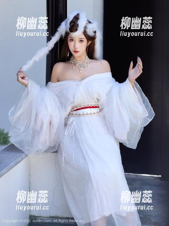 Xiuren秀人网 - 看，Mieko林美惠子在夏日海风中混搭写真合集，果然不走寻常路！