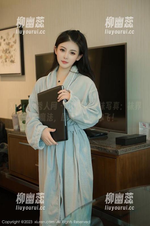 Xiuren秀人网 - UU酱的丝袜写真：袜界的魔法，原图一波带你飞！