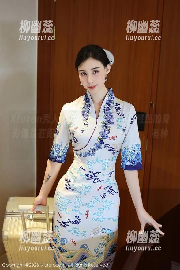 Xiuren秀人网-z杯悠悠 Xiuren秀人网 - 短裙写真,z杯悠悠的身影像是在阳台上等人的“白肚子”,有种想窥探的冲动。