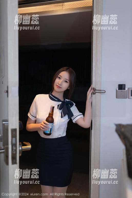 Xiuren秀人网-兔子NINA Xiuren秀人网 - 当然不止是衣服,兔子NINA的连体衣私房原图里所有的细节,其实我想强调的是她的气质。