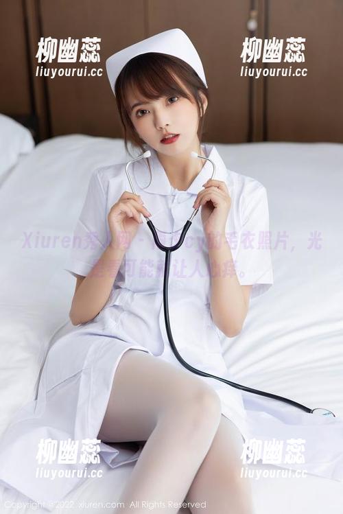 Xiuren秀人网-雨夕cy Xiuren秀人网 - 雨夕cy的毛衣照片,光是看可能就让人心痒。