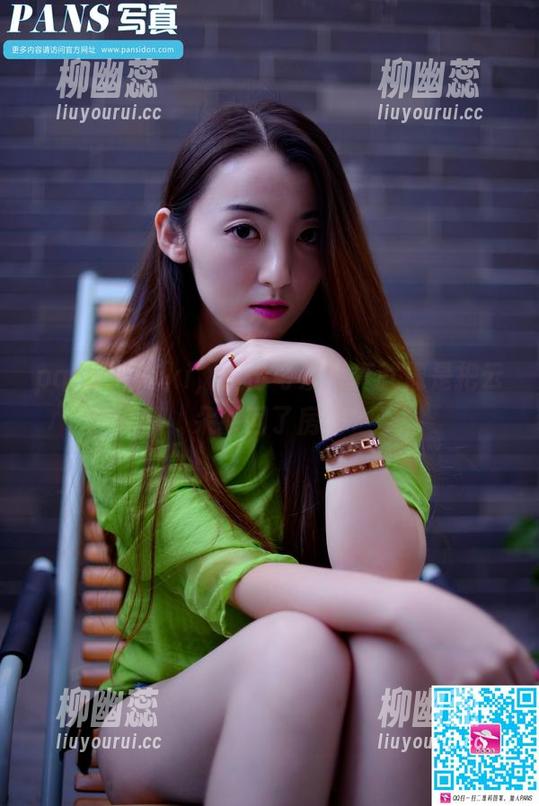 pans - Kiki，这份可爱写真就像是把云朵搬回了房间