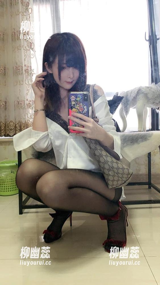 分享一小央泽自拍套图——每一张都是我努力扮乖的证明，哈哈！