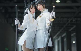 九曲Jean的私房黑紫蕾丝套，拿捏好每个转身，图包里藏的不只是衣服