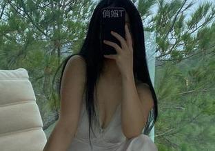 微密圈 - 双人那张，俏妞qiaoniu66的无圣光气质，图包里你敢信