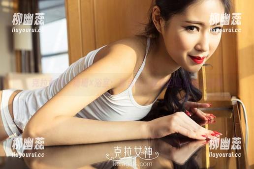 克拉女神-珊珊 克拉女神 - 珊珊×浴室:那点让人连连回味的私拍趣事