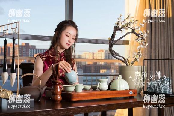 克拉女神 - 你们看这组图片，颖儿的可爱属性又在线了，怎么做到的啊？