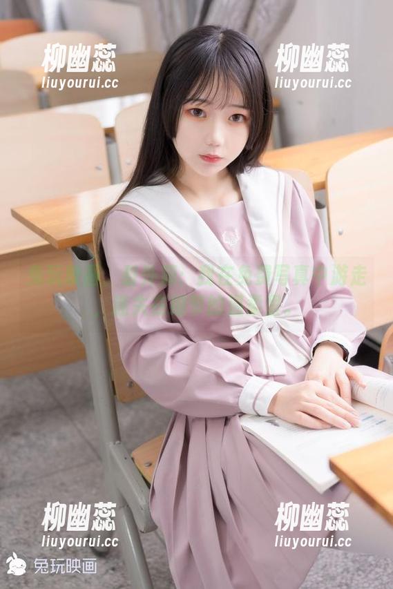兔玩映画、番外篇：我在免费写真中游走，迷失在细节的温柔里。