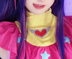 千阳快起床姑娘这次的写真集，精选了那么多“女孩”，我好奇她的灵感来自哪个角落。