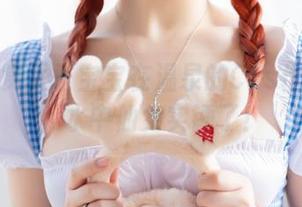 一起欣赏叉子宝宝在温泉的Cos作品分享，水中仙女实锤了！