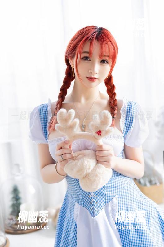 叉子宝宝 一起欣赏叉子宝宝在温泉的Cos作品分享,水中仙女实锤了!