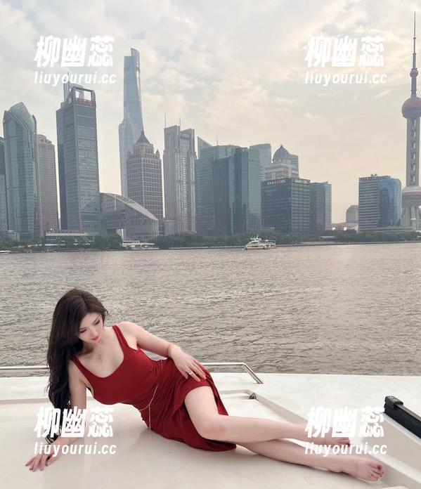 微密圈 - 周妍希的最新合集，圣诞主题，内购无水印，呃，内心开始狂欢了