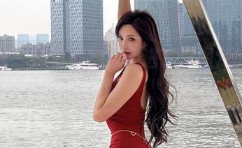 微密圈 - 带着周妍希走进私房图片的微妙情节