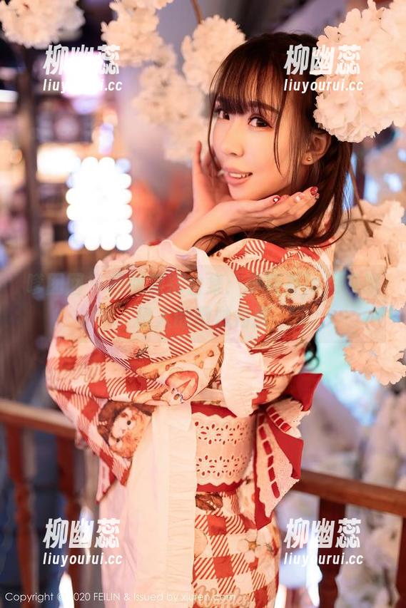 嗲囡囡 - 校服穿搭合集：李筱乔jo用校服撩人的微妙角度