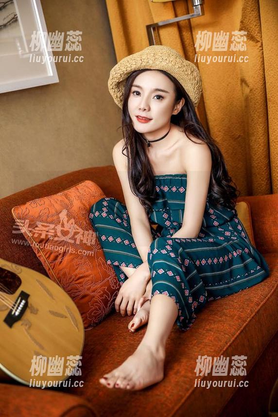 头条女神 - 美腿新篇章，王紫琳今日更新，忍不住想要发出几声感慨，腿真是太有力量了！