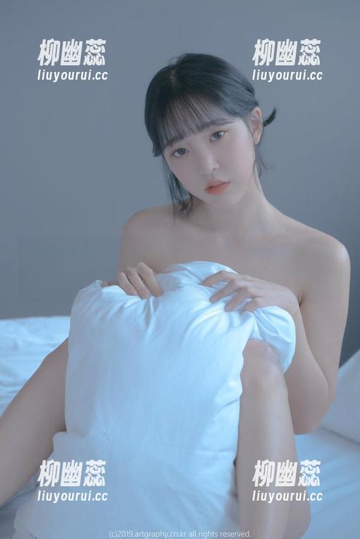 原图里都能把姜仁卿(강인경)的奶牛cos透出幽默感。