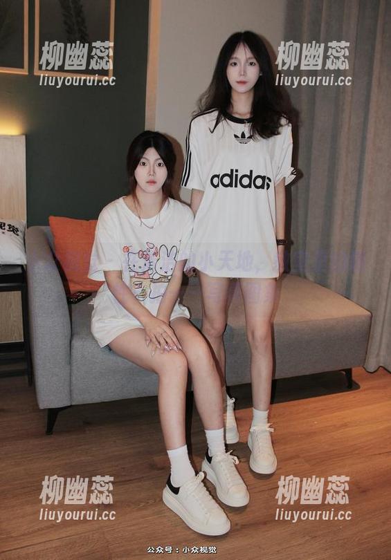 小众视觉 - 在洁洁的小天地，教室里的随性一拍——写真图集