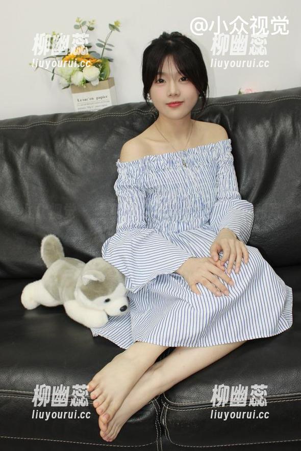 小众视觉-雪糕 小众视觉 - 雪糕带你慢慢游:校园福利写真,你的目光不会离开的!