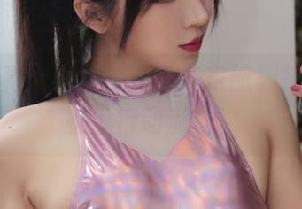 高清写真：小女巫露娜在东航棚拍的“飞机上行动派”！