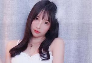 小小奶瓶儿的办公室之旅，私房美图不止一面！