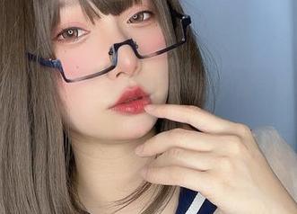 当小泉学姐吖穿上全套网袜写真，感觉每根线都在呼唤我！