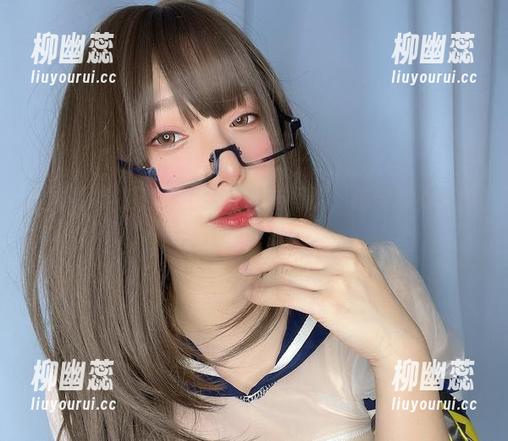 小泉学姐吖 当小泉学姐吖穿上全套网袜写真,感觉每根线都在呼唤我!