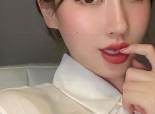 微密圈 - 教室的午后光影：小芯酱的私拍图集，随意而美好
