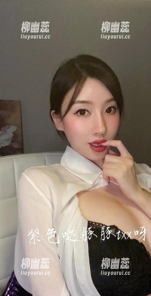 微密圈 - 教室的午后光影：小芯酱的私拍图集，随意而美好