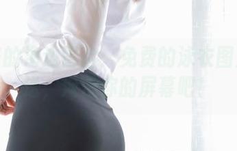 小酥酱的海边冒险：免费的泳衣图片大放送，淹没你的屏幕吧！