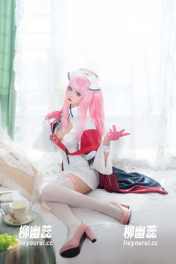 小野寺地瓜 喂,小野寺地瓜的制服cos,照片里总有种怪怪的电流感!