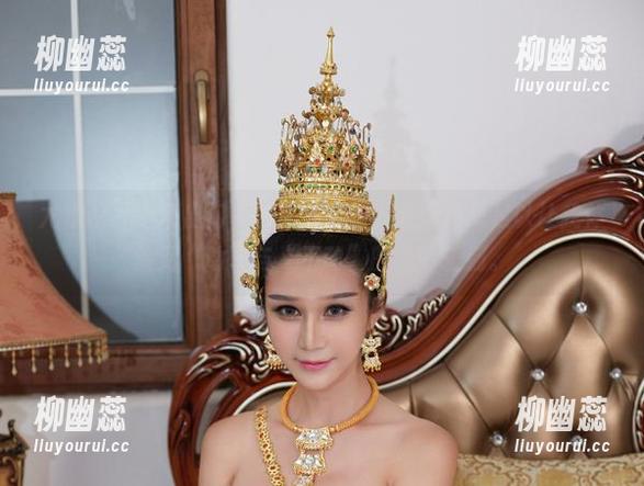尤物馆 - 不用出门，李宓儿的瑜伽高清图集足以让我体验到“动”与“不动”的微妙差别。