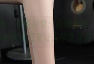 异思趣向 - 校园图集：诗琪私拍，这比老师的黑板还更让人印象深刻？