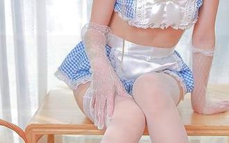谁说女巫不能可爱？您的蛋蛋驾驭的cos美图让我眼前一亮！