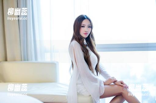 推女郎 - 透明到骨子里的王依萌，作品让人有种恍惚的美，奇妙得不行。