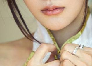 推女郎 - 这连衣裙图包更新得太完美了，赵惟依真有自己的一套！