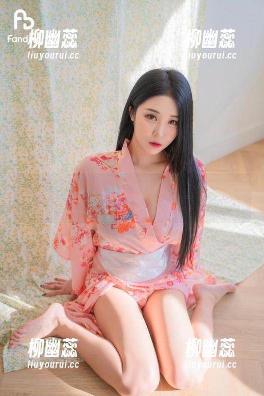 普美Bomi(보미)私房丝袜图集——脚趾的夏天也可以很迷人