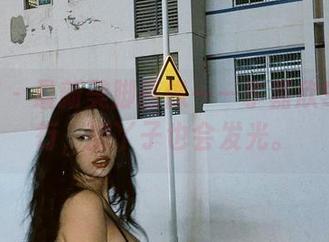 微密圈 - 最新美脚画像——李嘉欣97的践行，脚丫子也会发光。